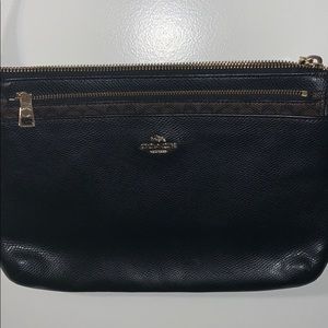 ✨🤎🖤Gently used Crossbody Coach Purse✨🤎🖤